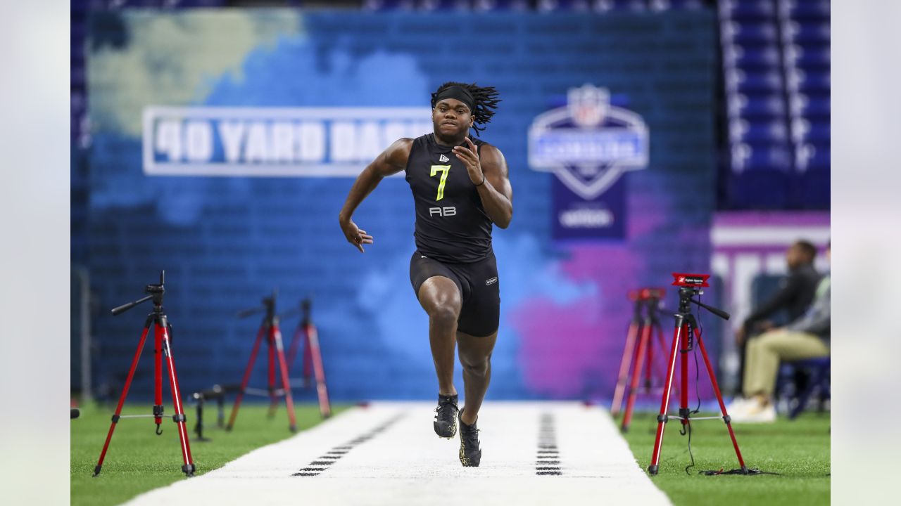 Defensive Backs Run the 40-Yard Dash at 2022 NFL Combine 