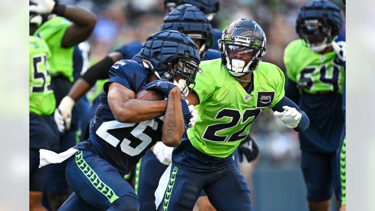 Seattle Seahawks quarterback Geno Smith (7) passes the ball before an NFL  football game against the Los Angeles Rams, Sunday, Sept. 10, 2023 in  Seattle. The Rams won 30-13. (AP Photo/Ben VanHouten