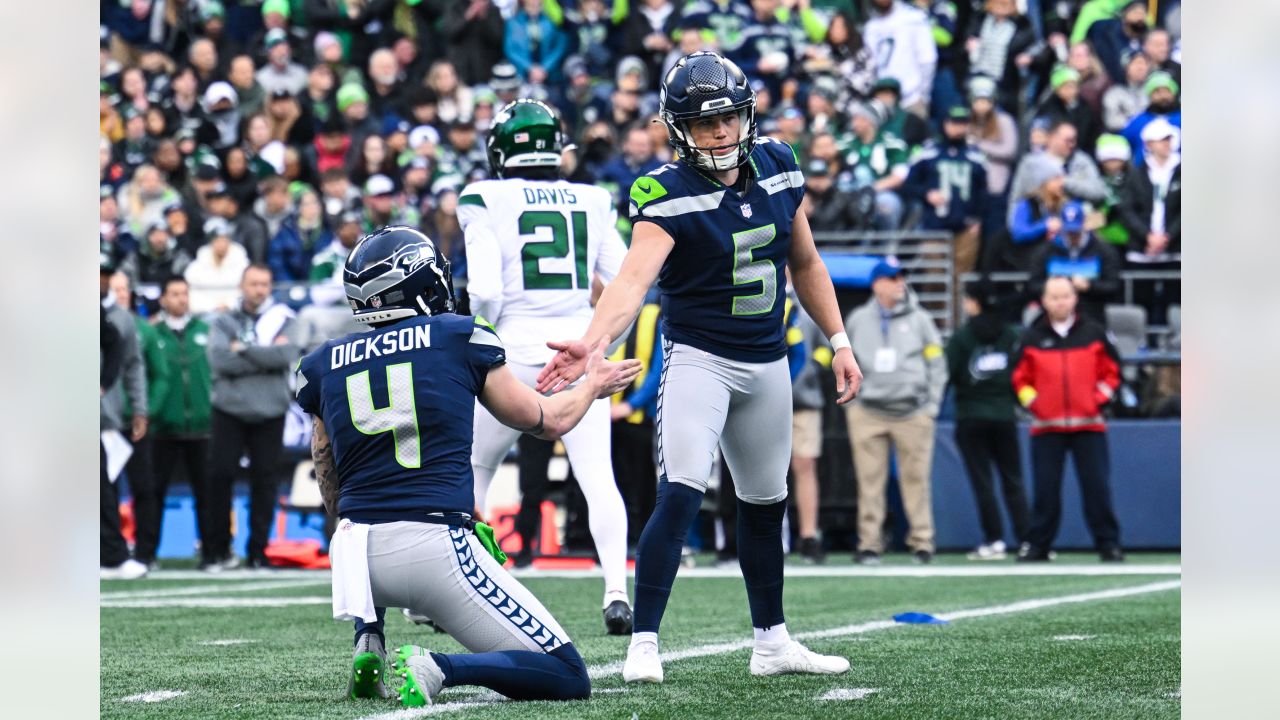 Seattle Seahawks' Quandre Diggs Credits Deion Sanders After 'Shameful'  Interception vs. New York Jets - Sports Illustrated Seattle Seahawks News,  Analysis and More