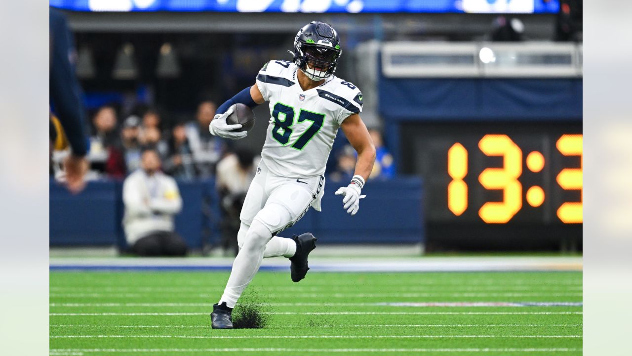 Big Games By Tyler Lockett & DK Metcalf Help Seahawks To 40-34 Win