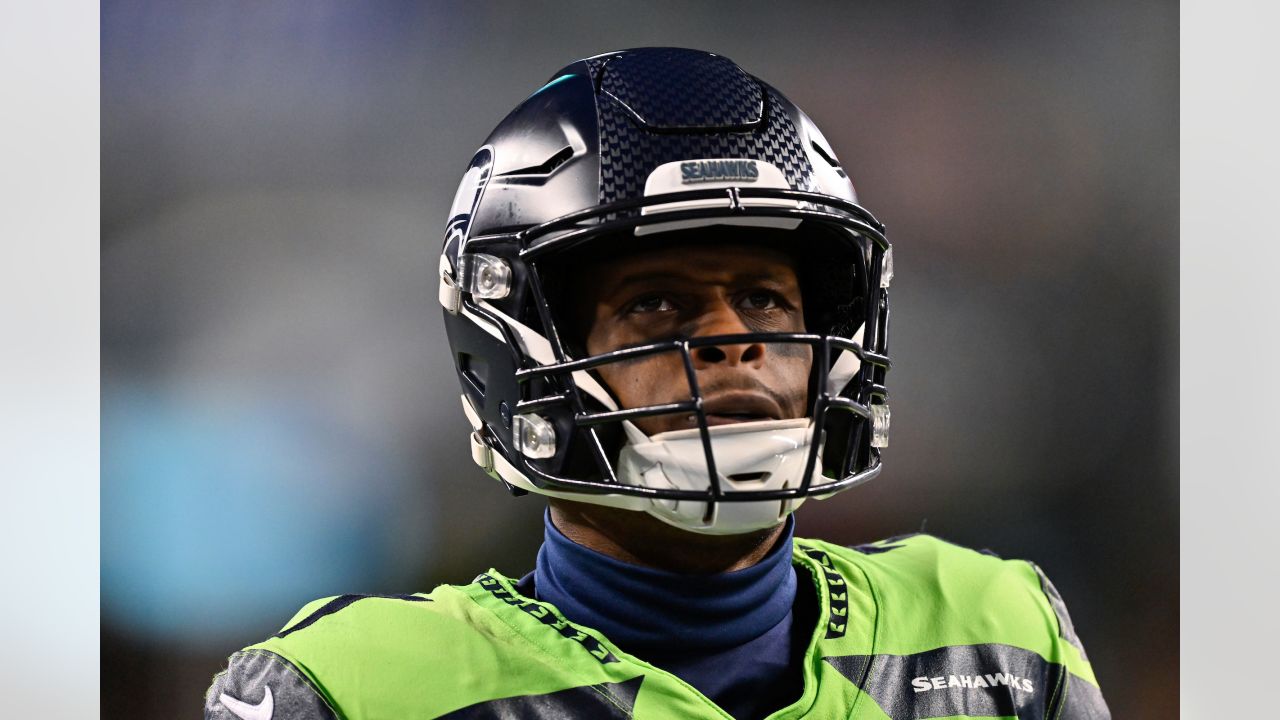 Seahawks QB Geno Smith wins AP Comeback Player of the Year