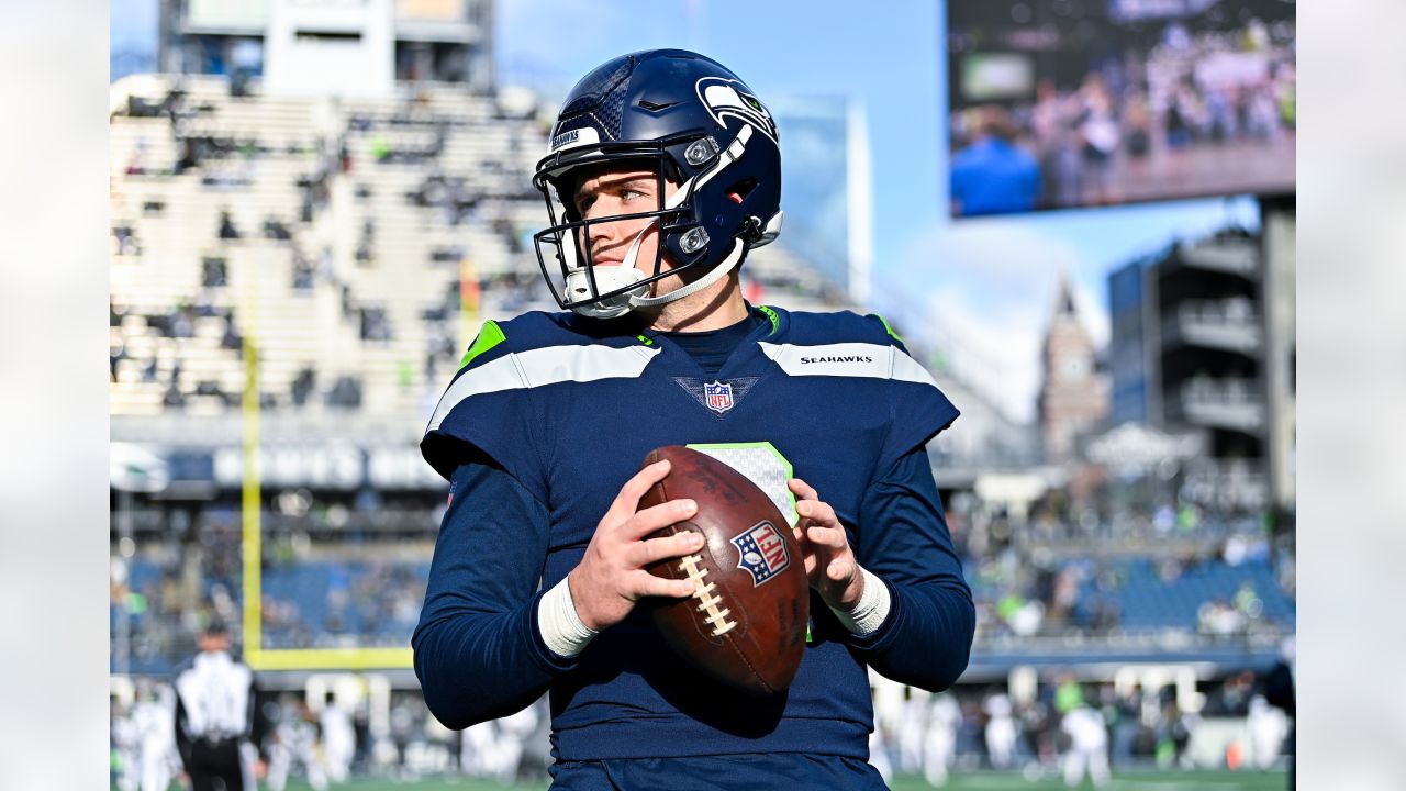 Seahawks bring back Drew Lock, reach deal with Evan Brown