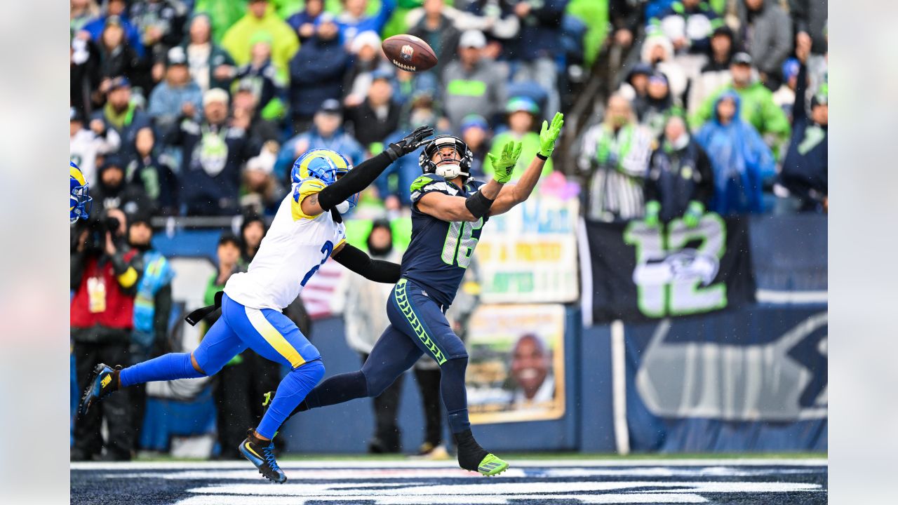 Seahawks win dramatic 19-16 overtime game over Rams, clinch