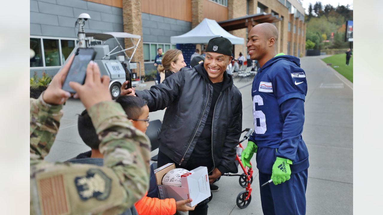 NFL Honors Veterans and Military Members with Salute to Service