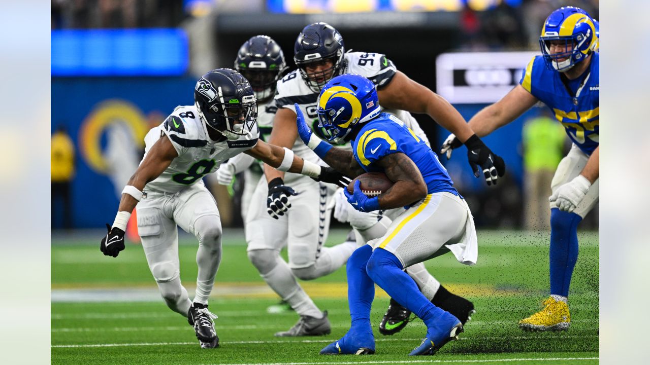 Seahawks vs. Rams: Geno Smith's late touchdown pass leads Seattle to huge  27-23 win - Field Gulls