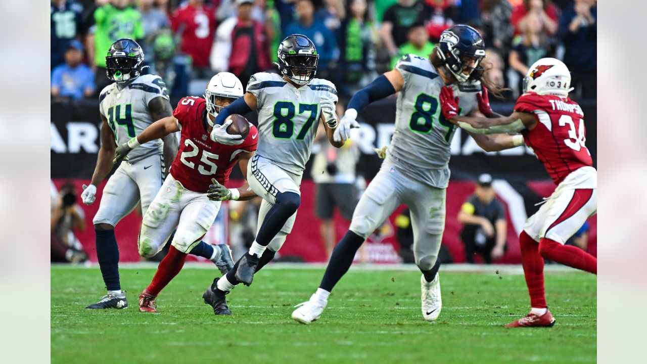 Seahawks win 4th straight, beat struggling Cardinals 31-21 - The