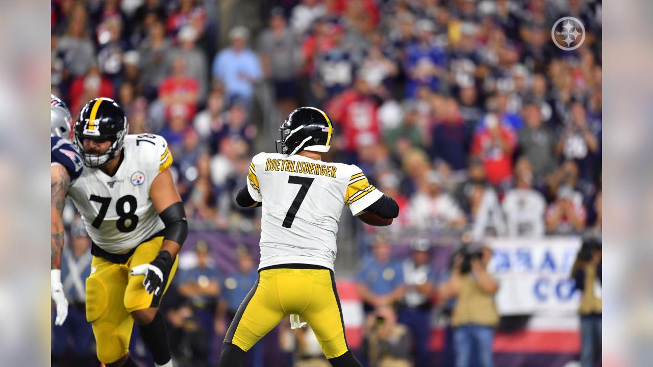 Pittsburgh lays an egg as Patriots roll to a 33-3 win