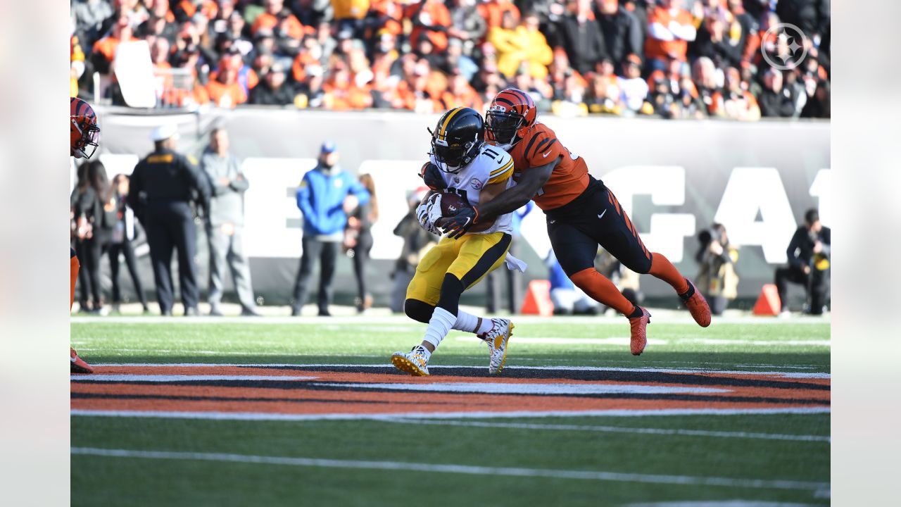 Steelers-Bengals game has higher stakes for Cincinnati fan living on roof