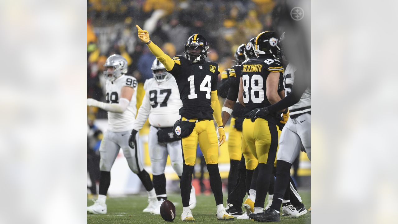 Steelers Pull Off A Christmas Miracle, Beat Raiders 13-10 To Keep