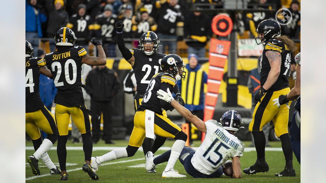 PHOTO GALLERY: Best Pictures From Sunday's Titans Game With the