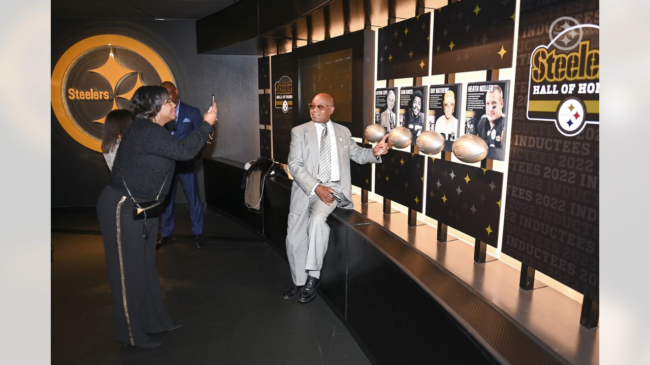 Steelers unveil Hall of Honor Museum at ribbon cutting