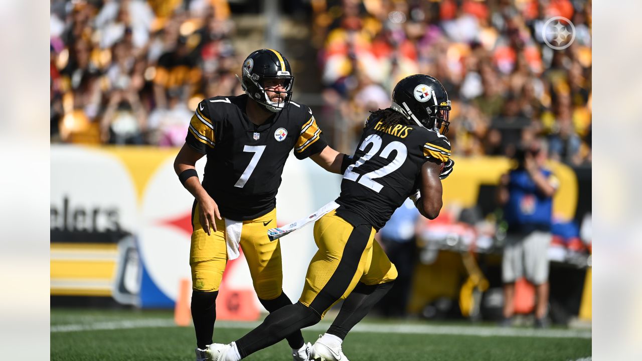 Denver Broncos run out of time, lose 27-19 to Pittsburgh Steelers