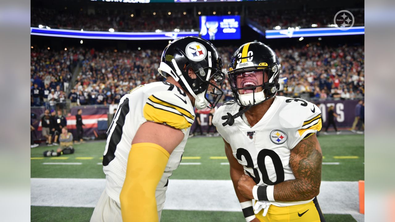 Patriots ring in new season by outclassing Steelers