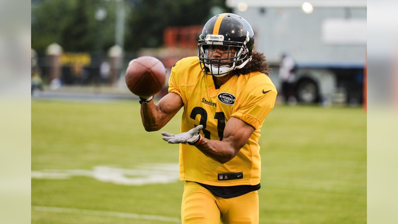 Steelers Friday Night Lights practice: The Latrobe tradition, 2023  schedule, tickets, and more - Behind the Steel Curtain