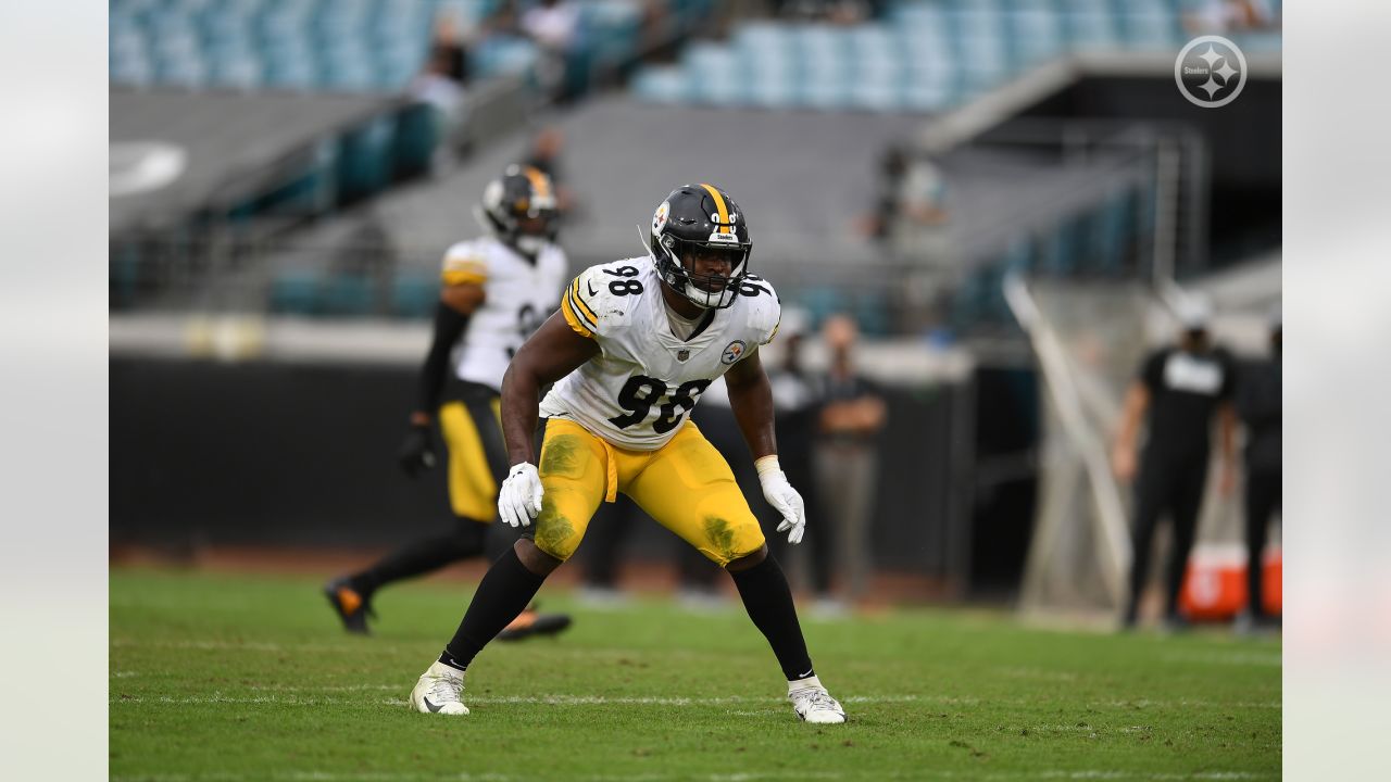 Defense dominates as Steelers defeat Jacksonville 27-3, improve to 10-0