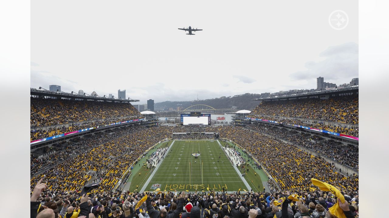 Pittsburgh, United States. 11th Dec, 2022. Baltimore Ravens running back  J.K. Dobbins (27) celebrates his touchdown in the first quarter against the  Pittsburgh Steelers at Acrisure Stadium on Sunday, December 11, 2022