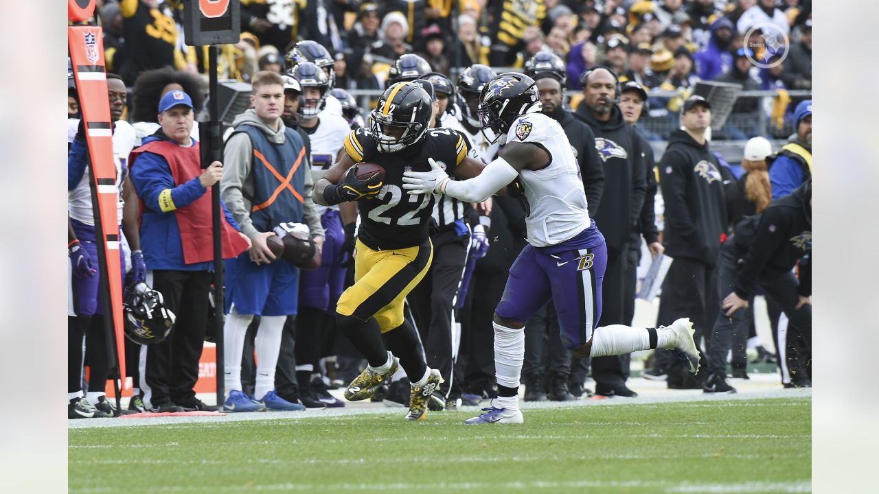 PITTSBURGH, PA - DECEMBER 11: Baltimore Ravens running back J.K.