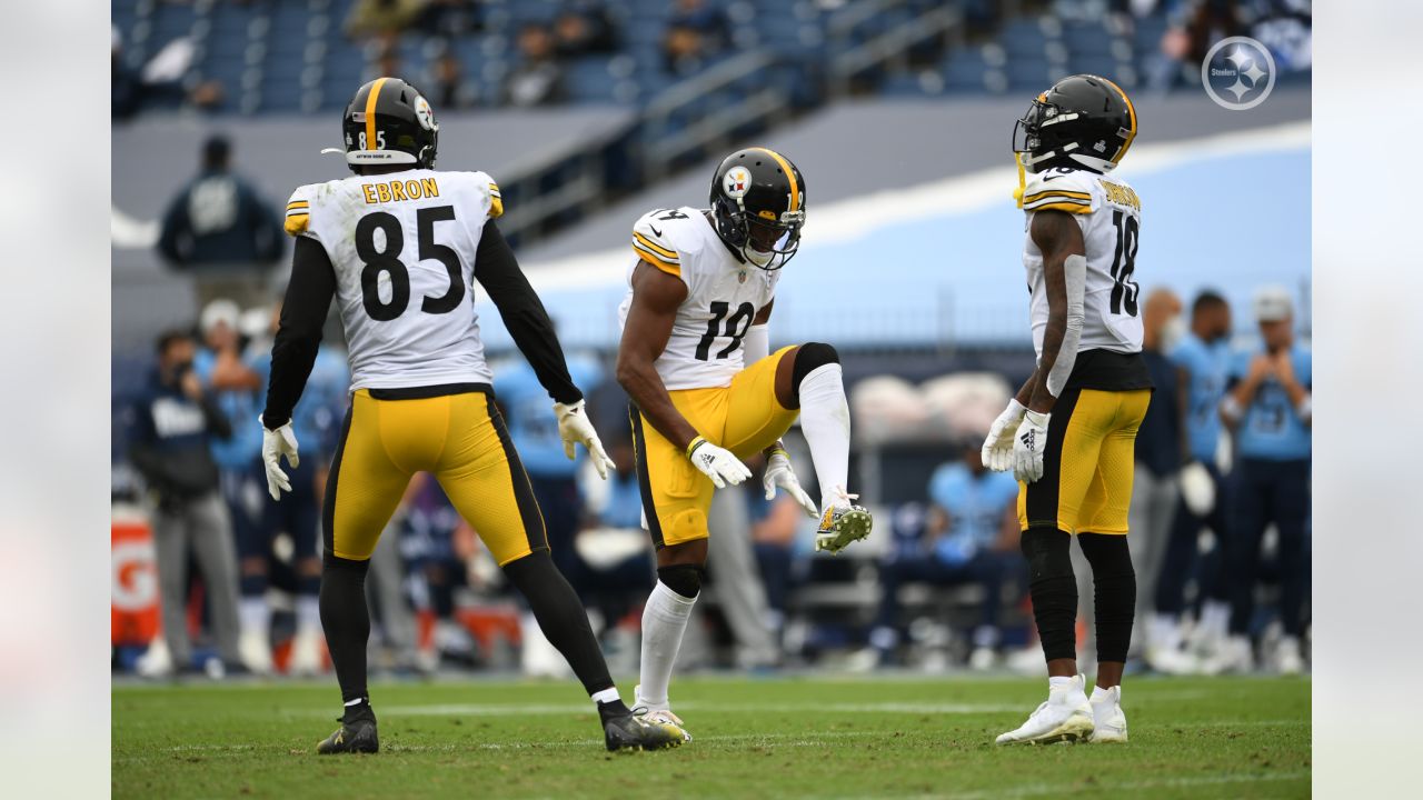 Steelers hang on to defeat Titans, 27-24