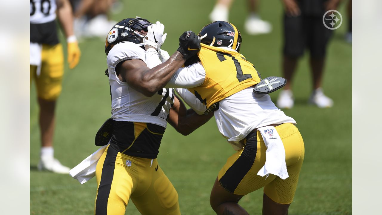 I just saw a big pile': Scrum breaks out between two stars at Steelers  practice