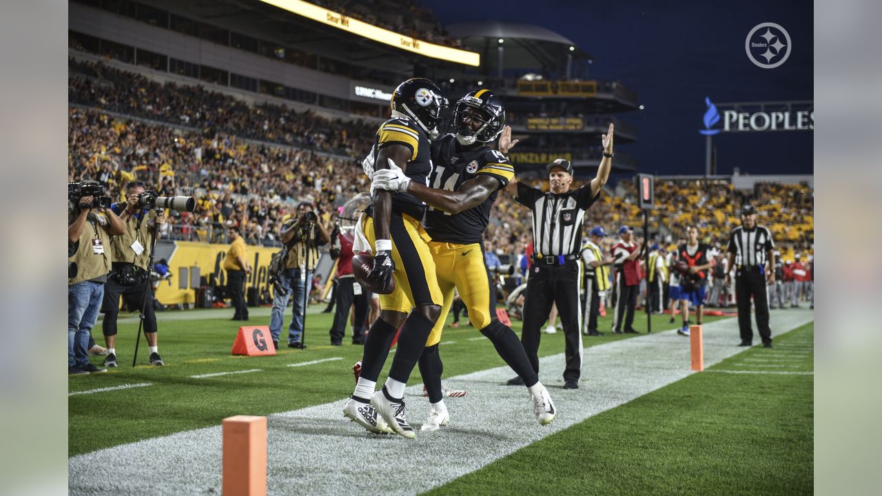 Dobbs, Rudolph lead Steelers to 30-28 win against Bucs