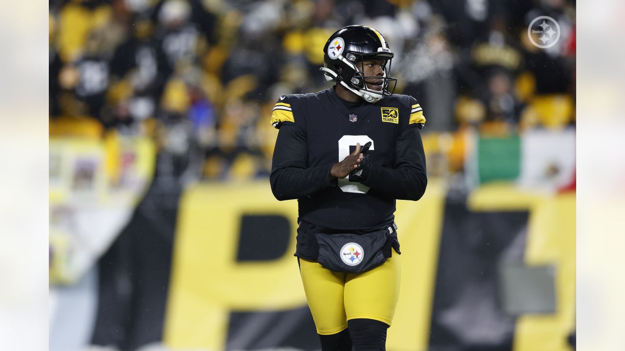 Mike Tomlin Says Steelers 'Wanted To Embrace' Emotions Of Raiders Game:  'Guys Showed Maturity Beyond Their Years' - Steelers Depot