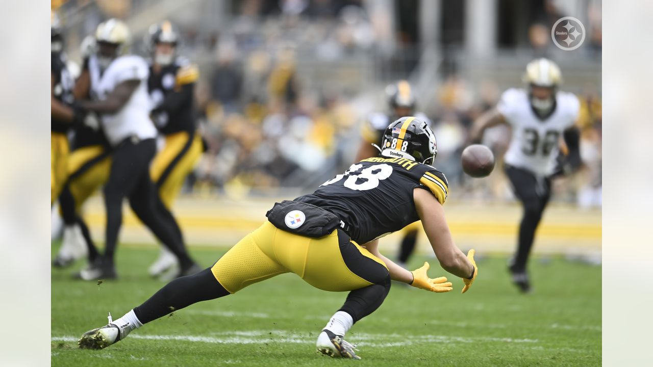 The Gridiron Report: Pittsburgh Defense Shines as Steelers beat Saints  20-10 – Point Park Globe