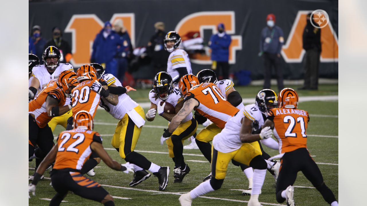 Cincinnati Bengals upset Pittsburgh Steelers 27-17 in prime-time game