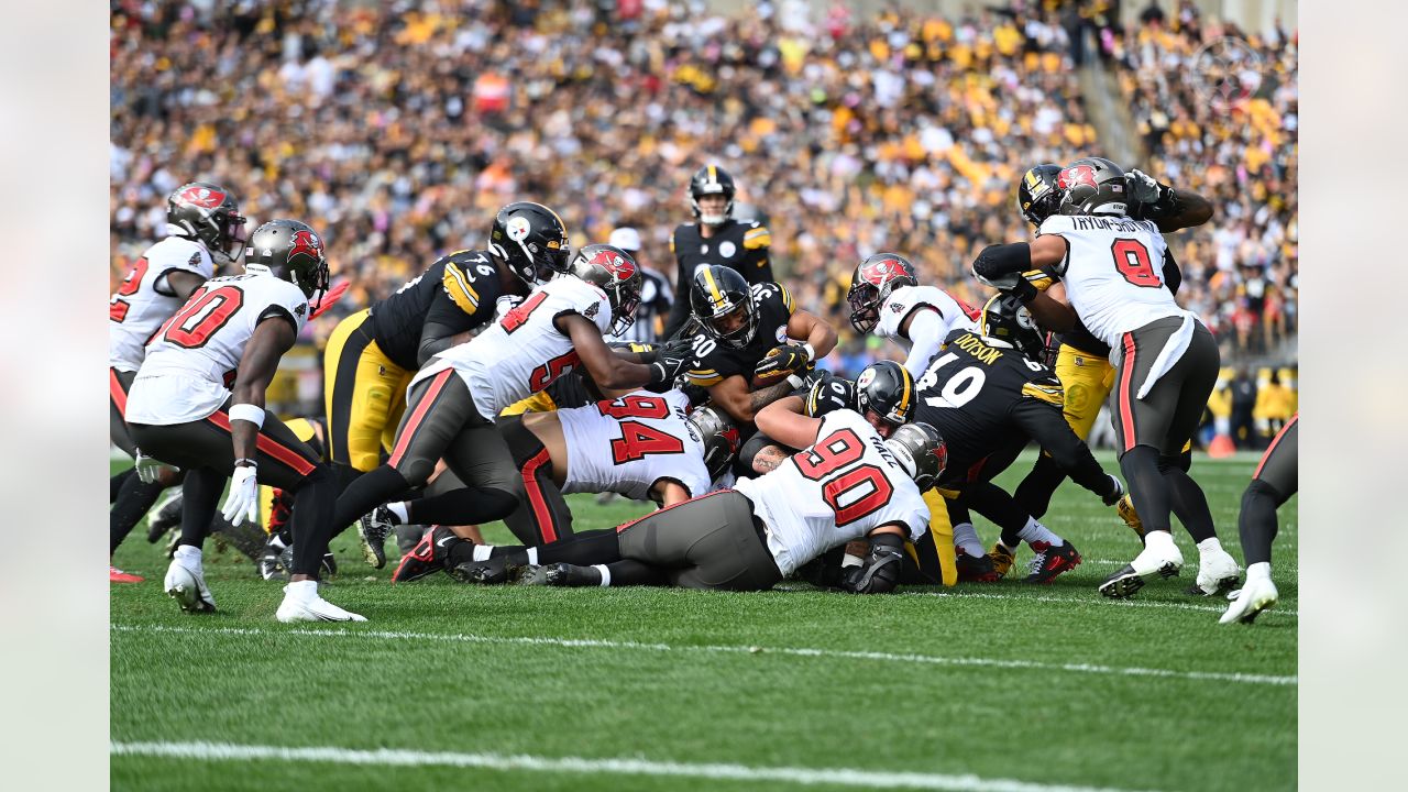 Depleted Pittsburgh Steelers Beat Bucs in Week 6 Battle