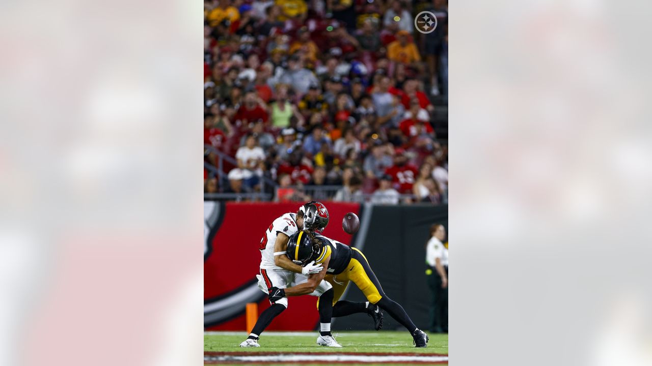 Pittsburgh Steelers linebacker Tanner Muse (44) works during the