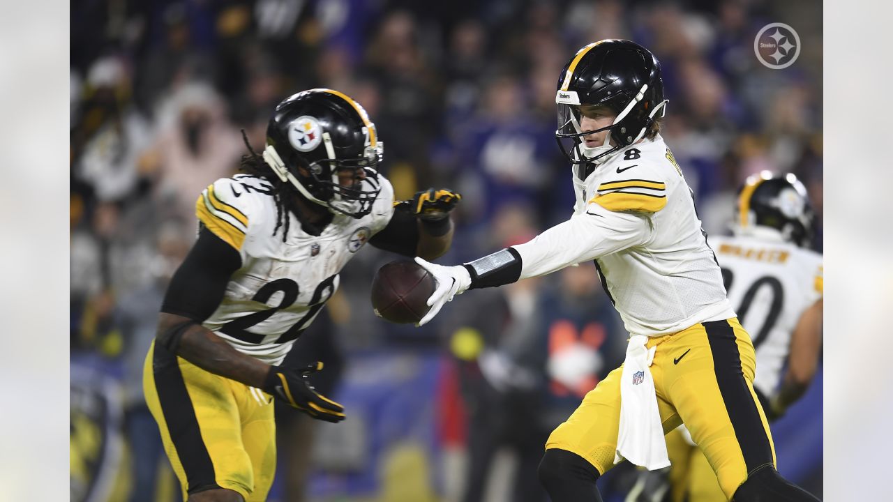 Steelers edge Ravens, 16-13