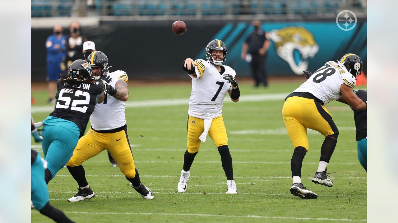 Steelers dominate skidding Jaguars 27-3, remain unbeaten