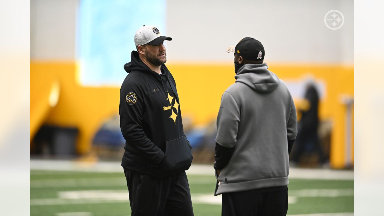 Pittsburgh Steelers 'played a selfless game' after kicker Chris Boswell's  injury threw off Mike Tomlin's plans in road victory - ESPN