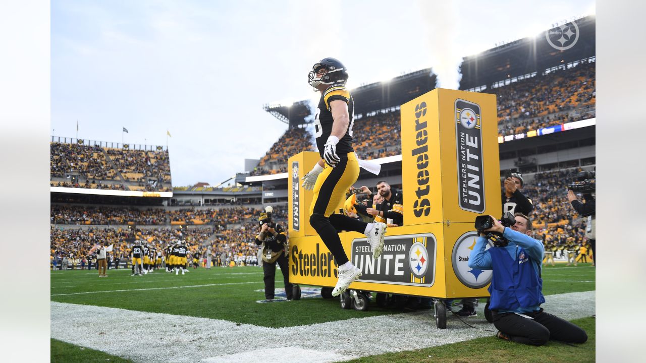 Pittsburgh Steelers TE Vance McDonald's 'I Am Legend' Quarantine