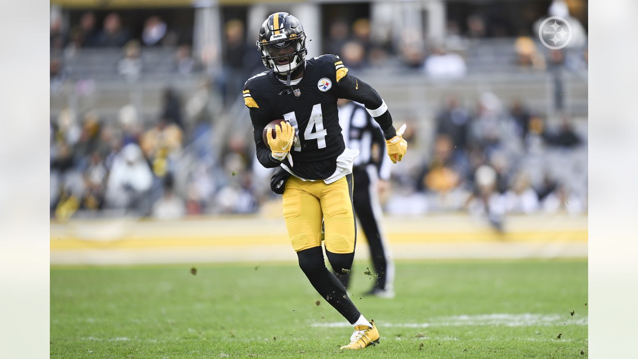 WPXI-TV Pittsburgh - The Pittsburgh Steelers defeated the New Orleans  Saints coming out of their bye week. The Steelers' record now sits at 3-6.  ( Photo Credit: AP Photo/Don Wright) Be sure