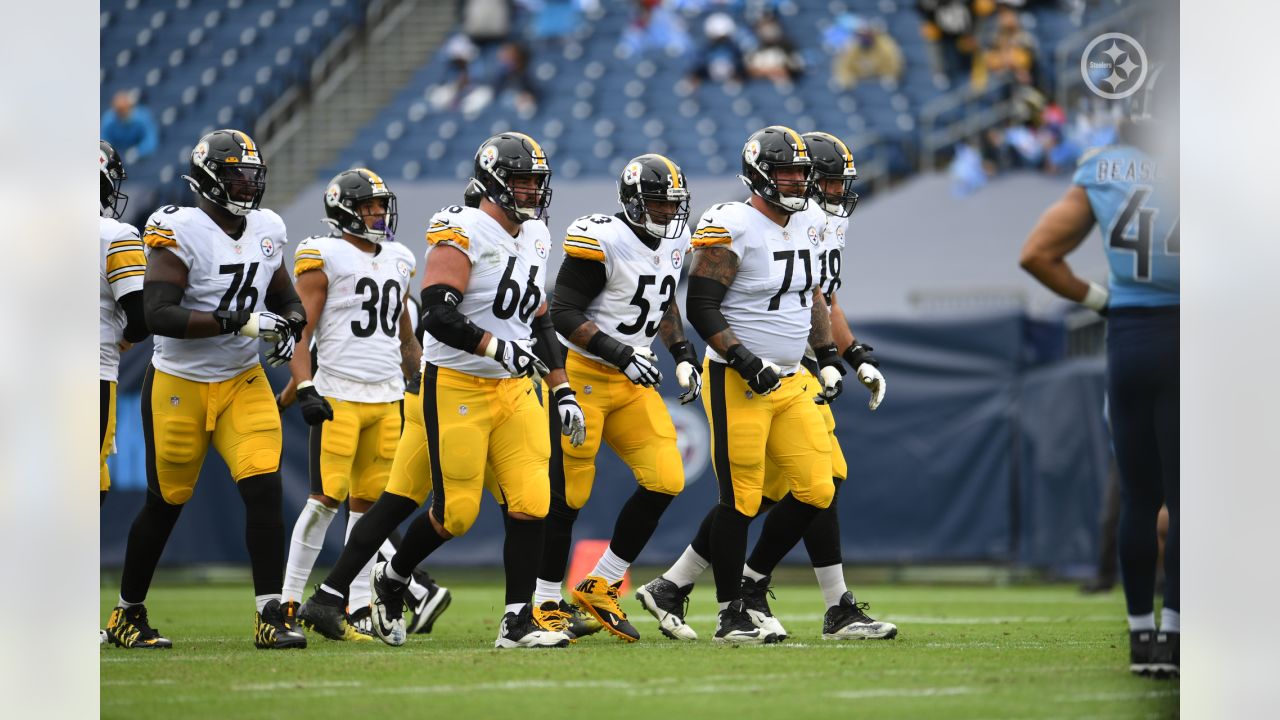 Steelers hang on to defeat Titans, 27-24