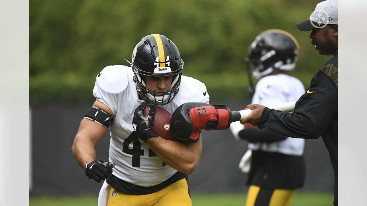 Pittsburgh Steelers linebacker Derrek Tuszka (48) plays in an NFL football  game against the Chicago Bears, Monday, Nov. 8, 2021, in Pittsburgh. (AP  Photo/Gene J. Puskar Stock Photo - Alamy