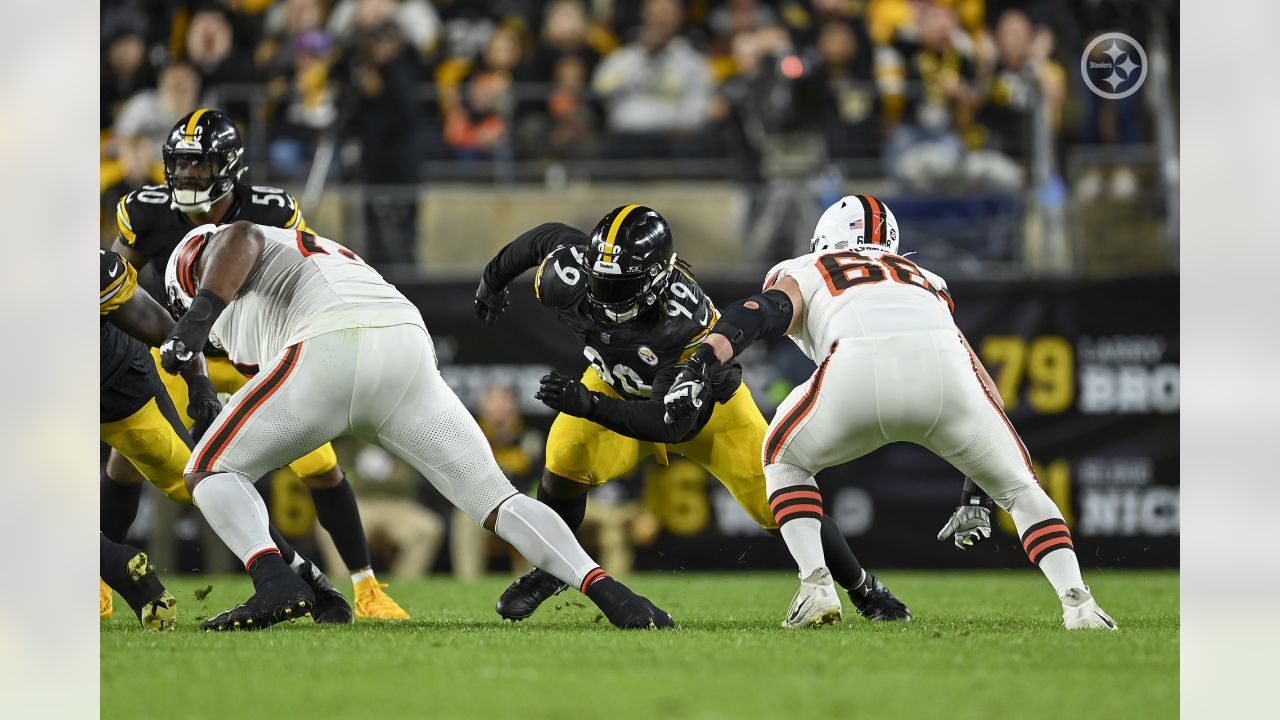 Defense carries Steelers to win over Browns on 'Monday Night