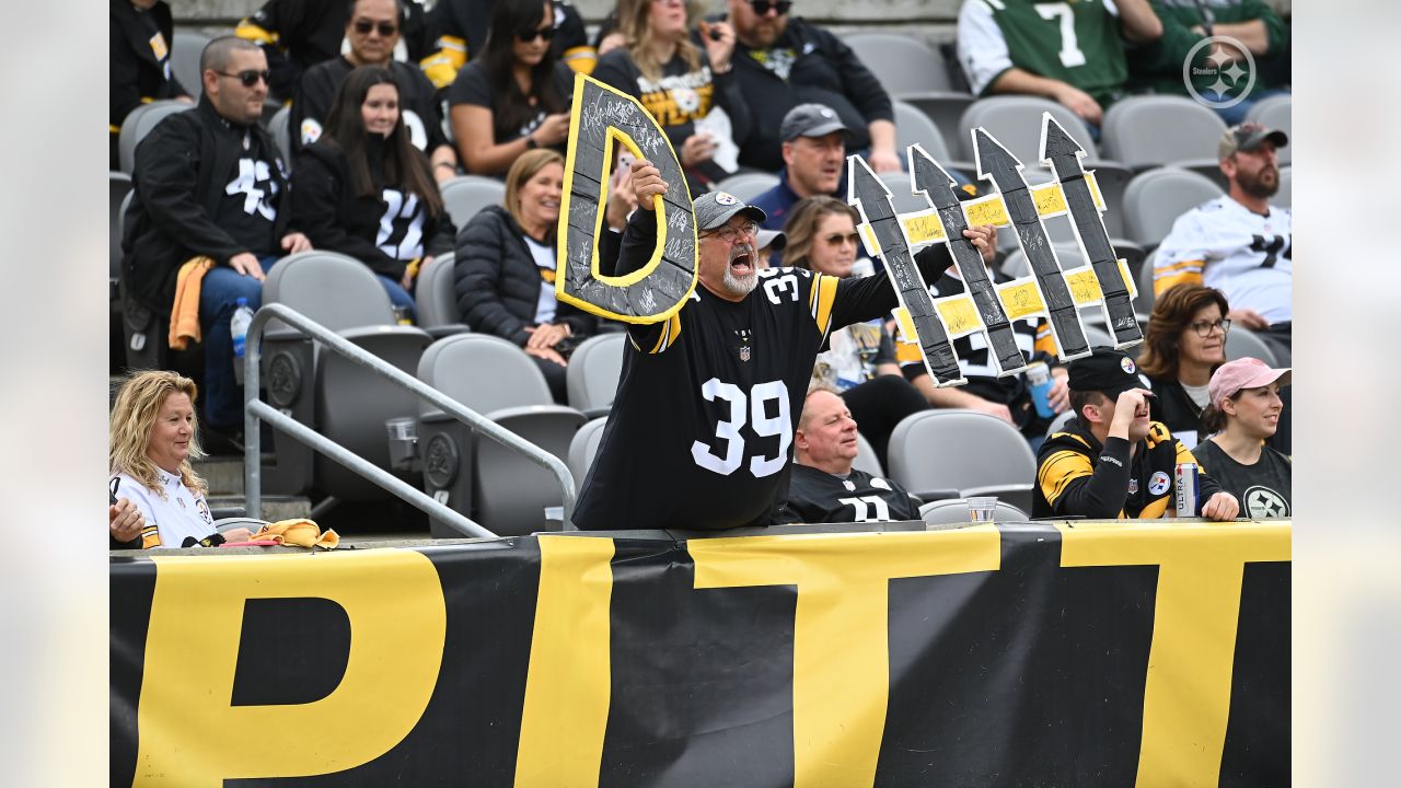 Turnovers doom Kenny Pickett's debut, Steelers lose 24-20 to Jets