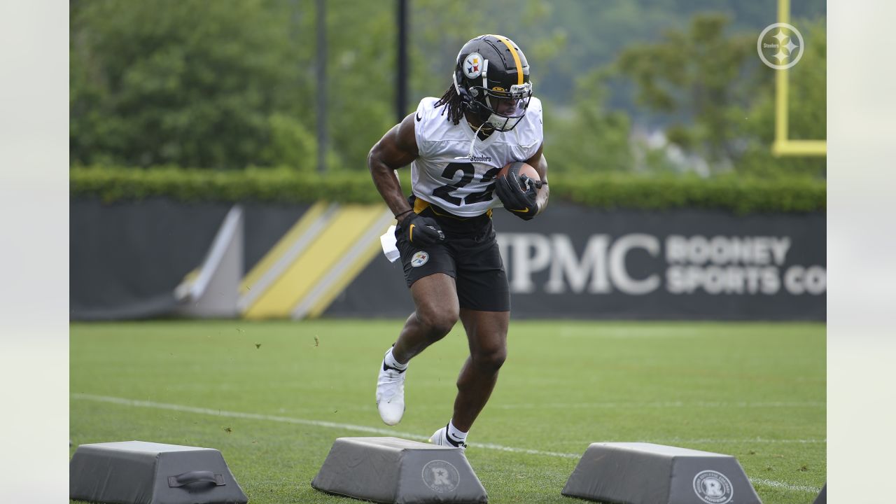 Like Bud Dupree, other Steelers pass rushing legends had a slow