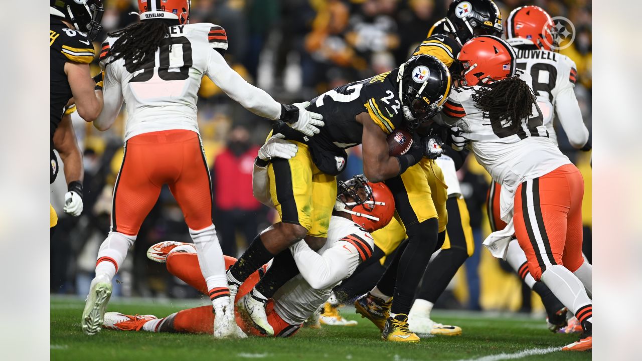 Iconic Rivals Clash in an Instant Classic! (Steelers vs. Browns