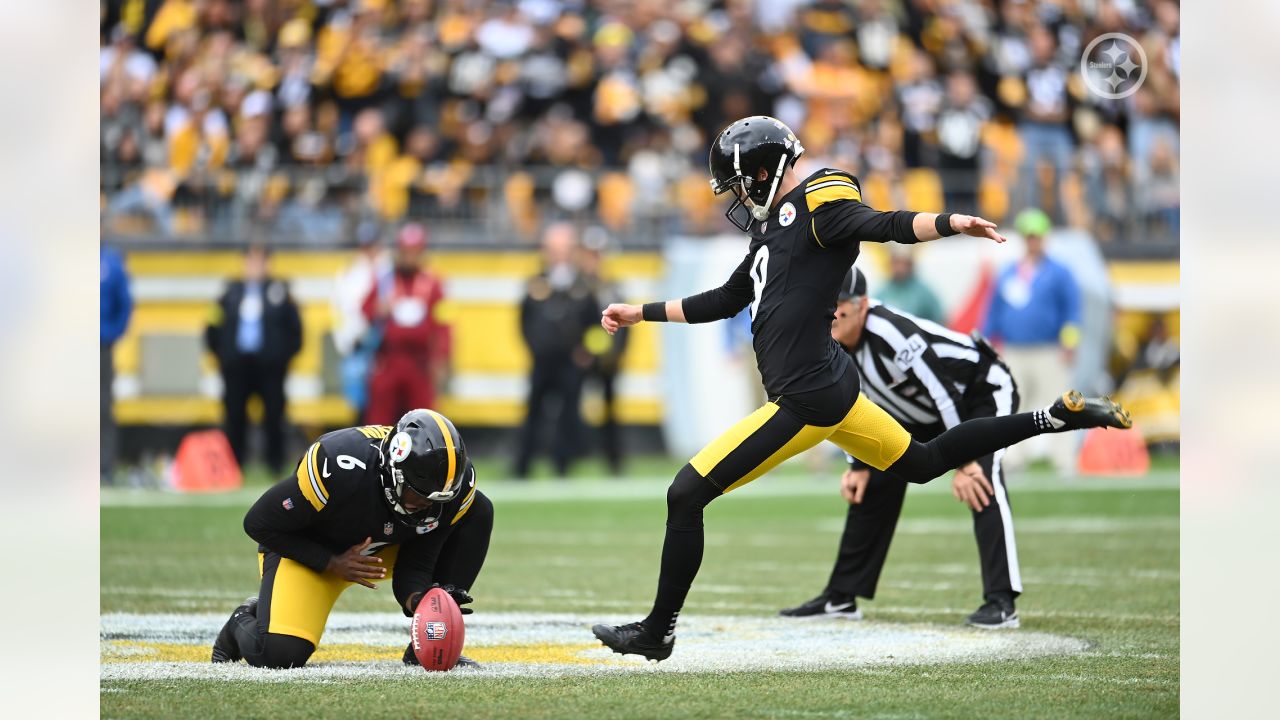 Pickett's patience, poise help fuel Steelers' late surge – WANE 15