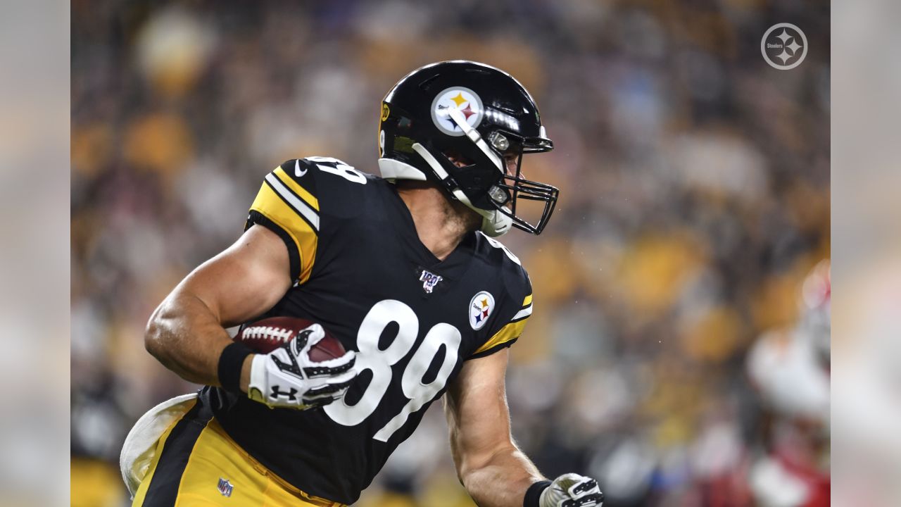 Pittsburgh, PA, USA. 16th Sep, 2018. Steelers #98 Vince Williams during the  Pittsburgh Steelers vs Kansas City Chiefs game at Heinz Field in  Pittsburgh, PA. Jason Pohuski/CSM/Alamy Live News Stock Photo 