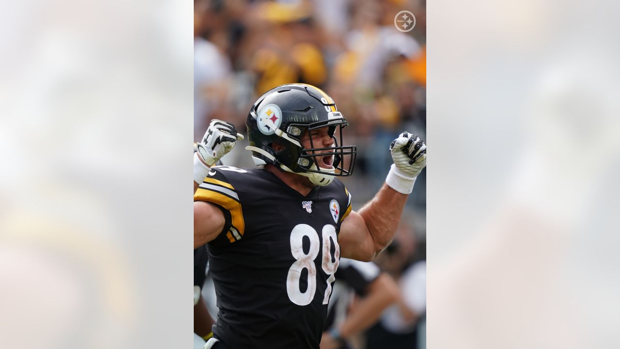 Steelers TE Vance McDonald retires after eight seasons