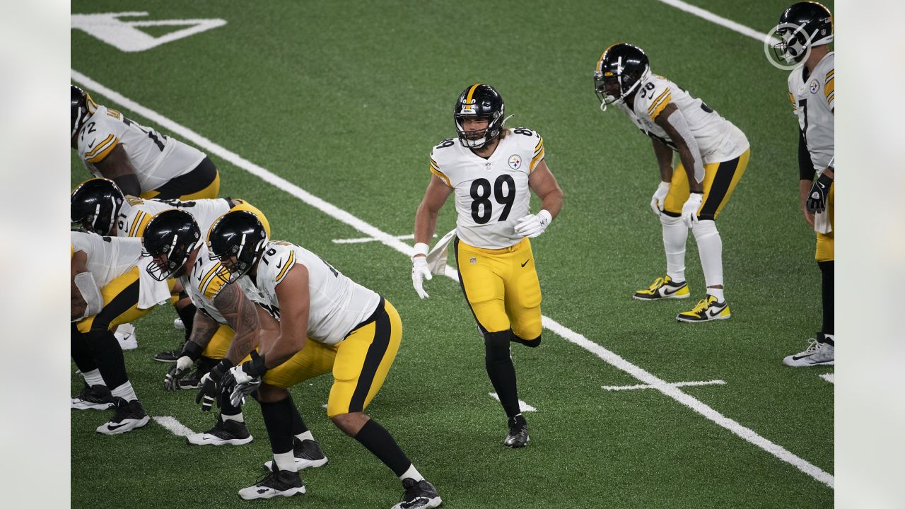 Vance McDonald, 2020 fantasy football: Steelers to keep starting TE -  DraftKings Network