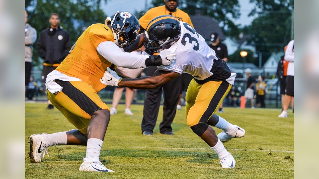 Steelers Friday Night Lights practice: The Latrobe tradition, 2023  schedule, tickets, and more - Behind the Steel Curtain