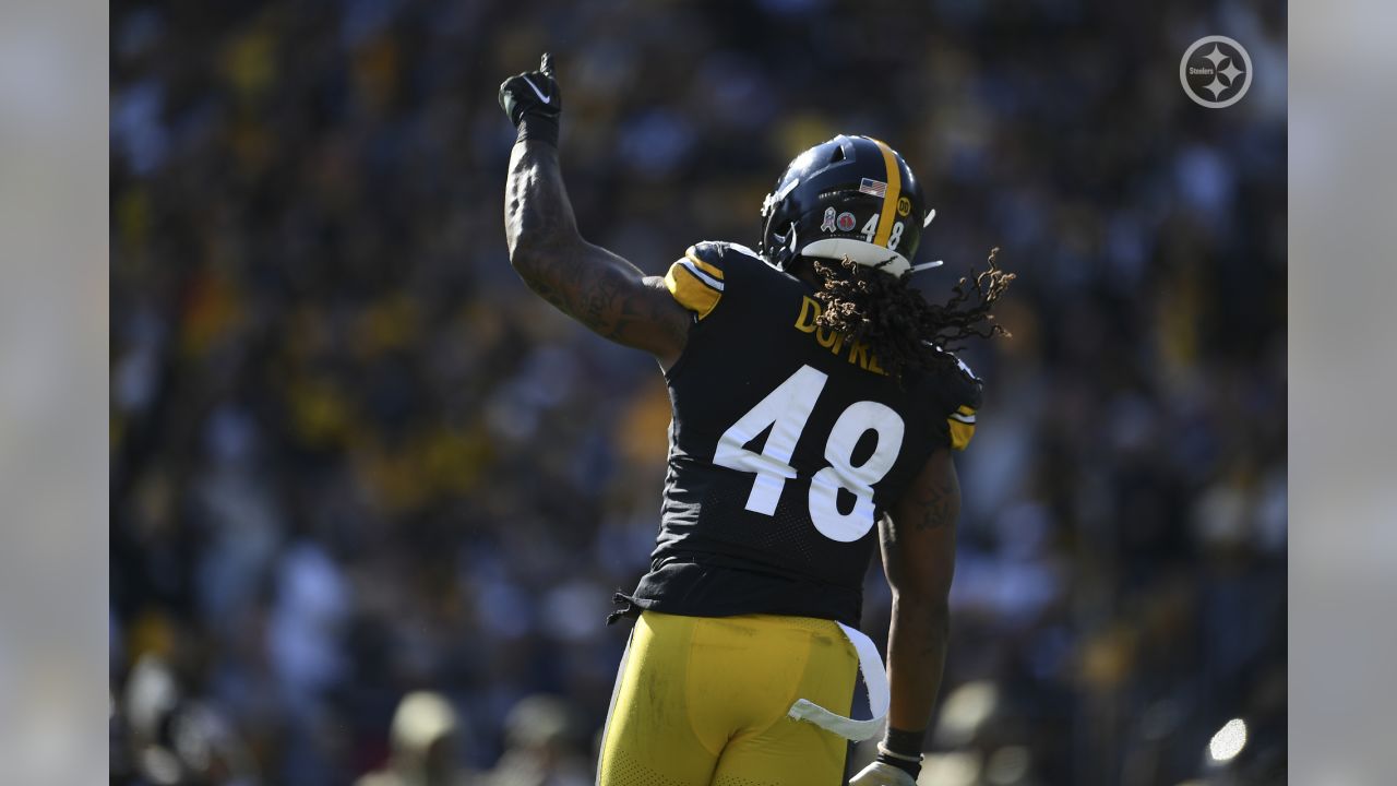 Vinatieri misses late, Steelers edge Colts 26-24