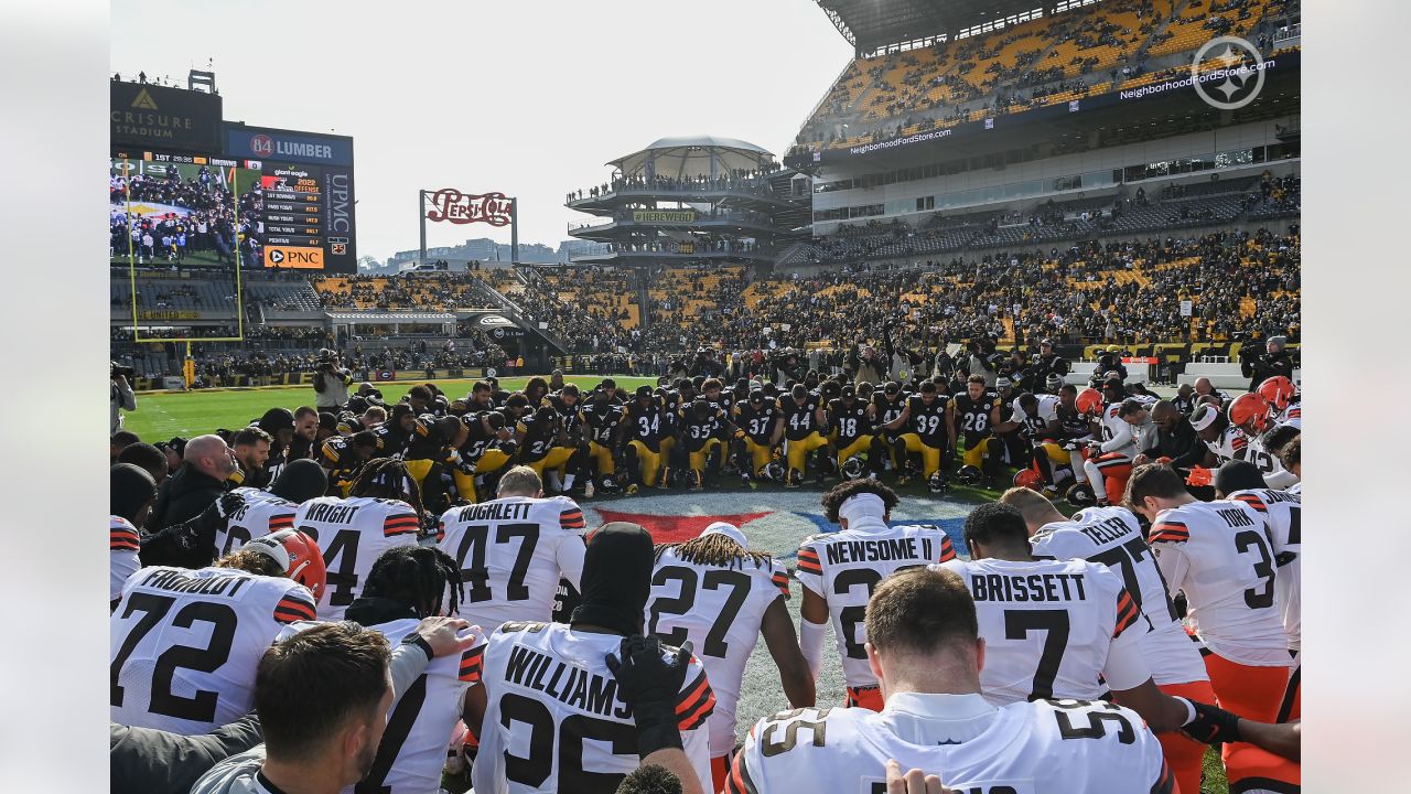 We're asking fans to arrive early & prepared for Monday night's #Steelers  game! Have your mobile tickets downloaded to your digital wallet…