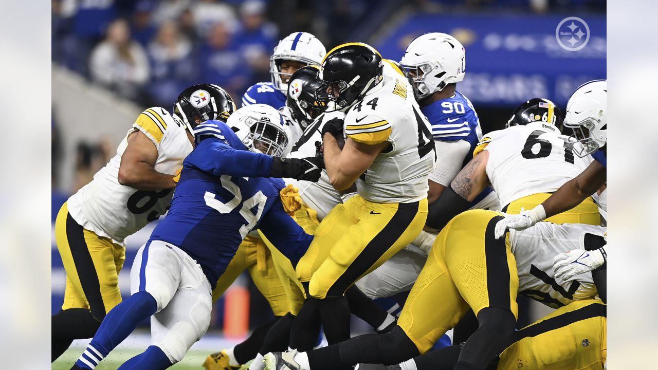 Pittsburgh Steelers head coach Mike Tomlin walks on the field before an NFL  football game against the Indianapolis Colts, Monday, Nov. 28, 2022, in  Indianapolis. (AP Photo/Zach Bolinger Stock Photo - Alamy