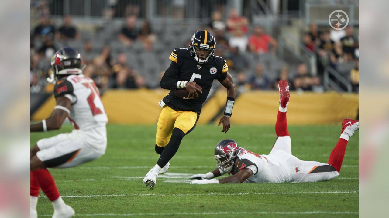 Dobbs, Rudolph lead Steelers to 30-28 win against Bucs