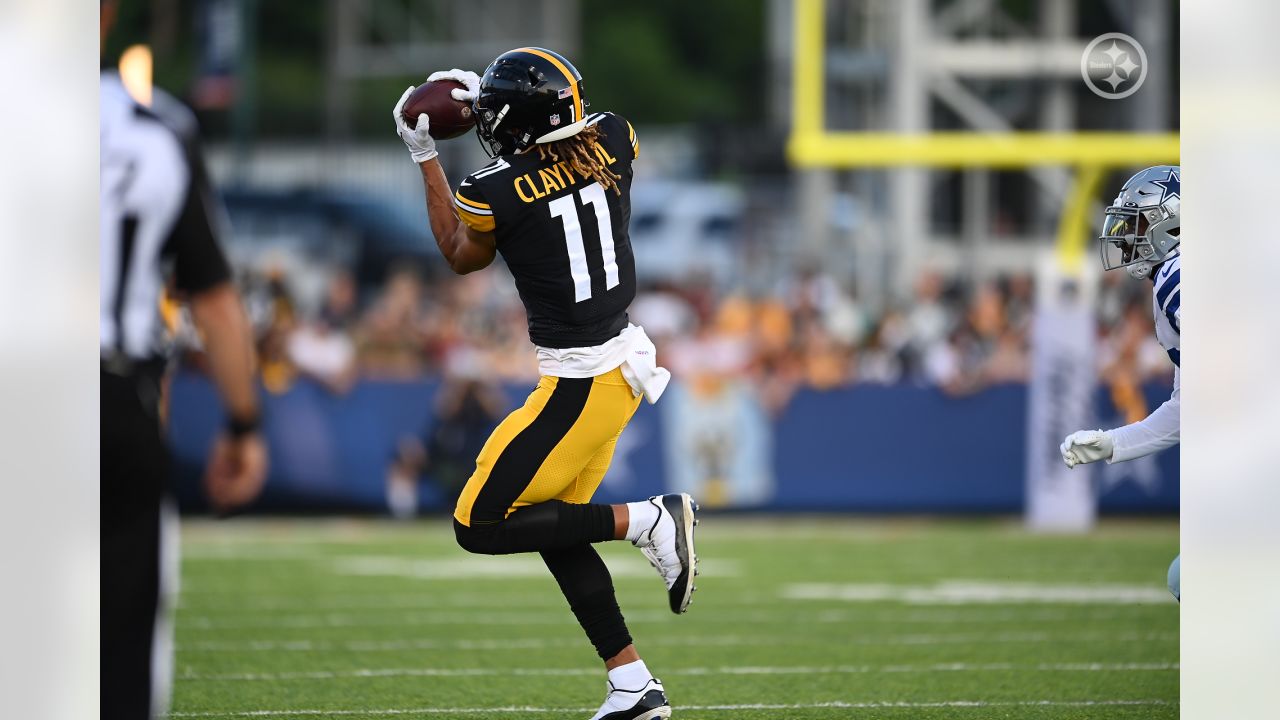 Pittsburgh Steelers wide receiver Chase Claypool (11) looks on during the  Pro Football Hall of Fame game at Tom Benson Hall of Fame Stadium, Thursday  Stock Photo - Alamy